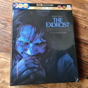 The Exorcist Collector's Edition samlarutgåva med flertalet skivor och bilder från filmen.