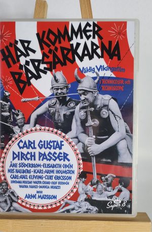 Här Kommer Bärsärkarna - Carl Gustaf Lindstedt, Dirch Passer, Åke Söderblom - Klubb Super 8 (Begagnad)