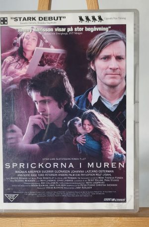 Sprickorna I Muren - Magnus Krepper, Sverrir Gudnason, Johanna Lazcano Osterman (Begagnad)