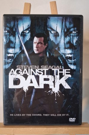 Against The Dark - Steven Seagal, Linden Ashby, Skye Bennet (Begagand Dvd)