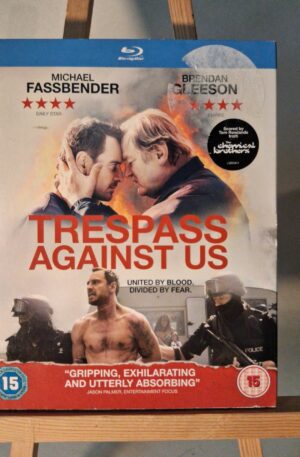 Trespass Against Us - Michael Fassbender, Brendan Cleeson (Begagnad Blu-Ray)